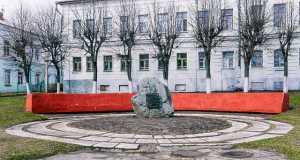 Кострома, Камень, Памятник