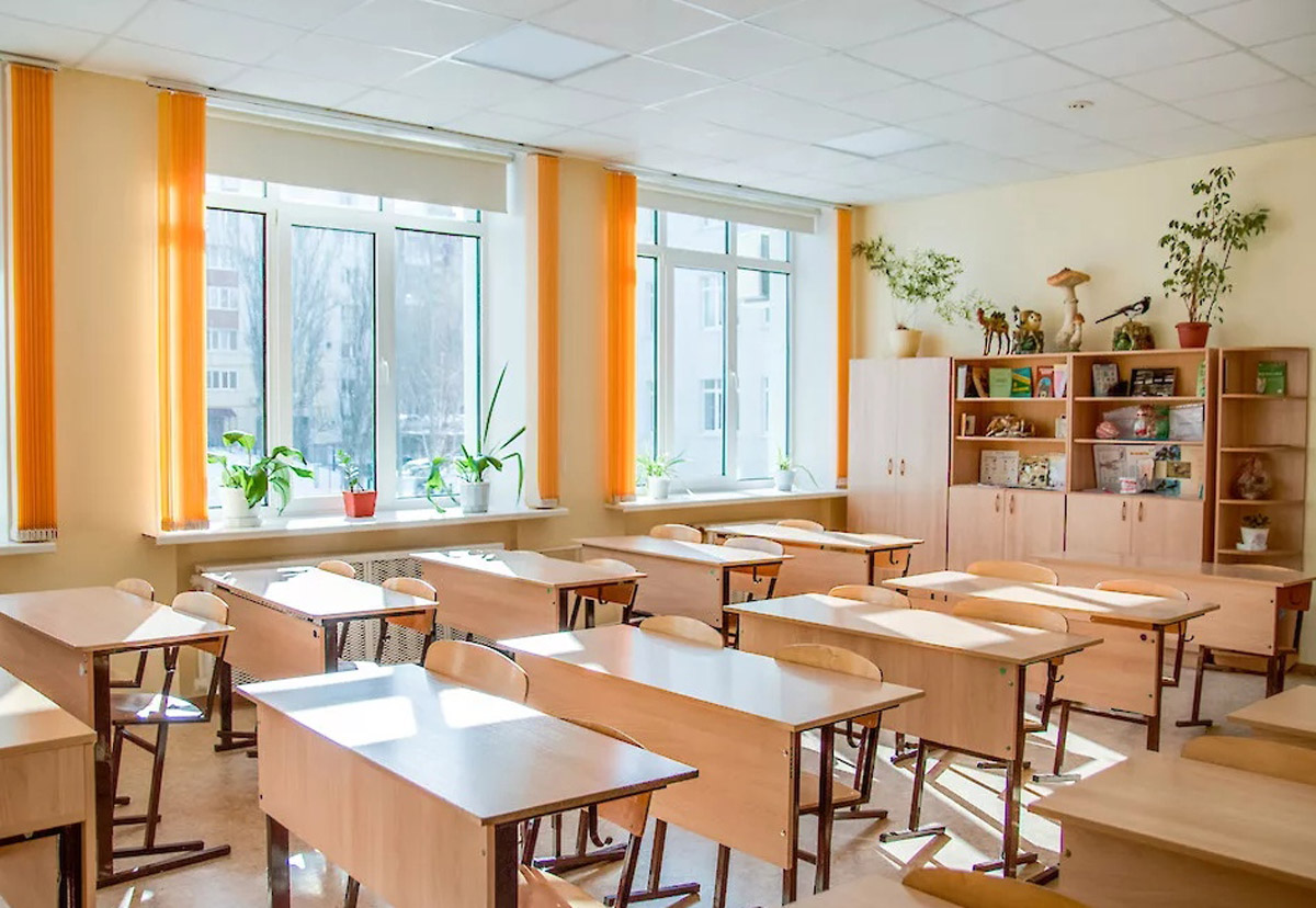 Новые классы в школах россии. Кабинет в школе. Школьный класс. Красивый кабинет в школе. Классный кабинет в школе.